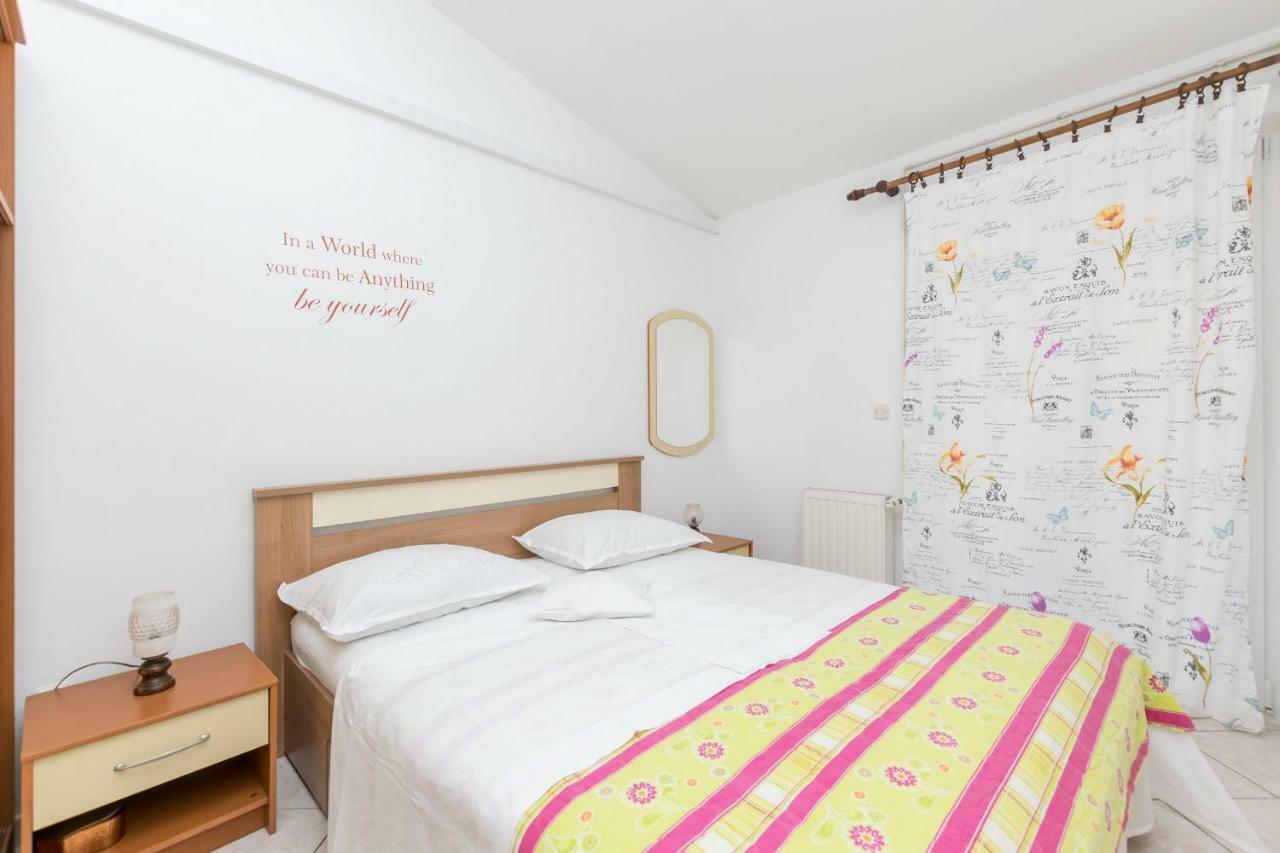 Apartments Miroslava Vodice Exterior photo